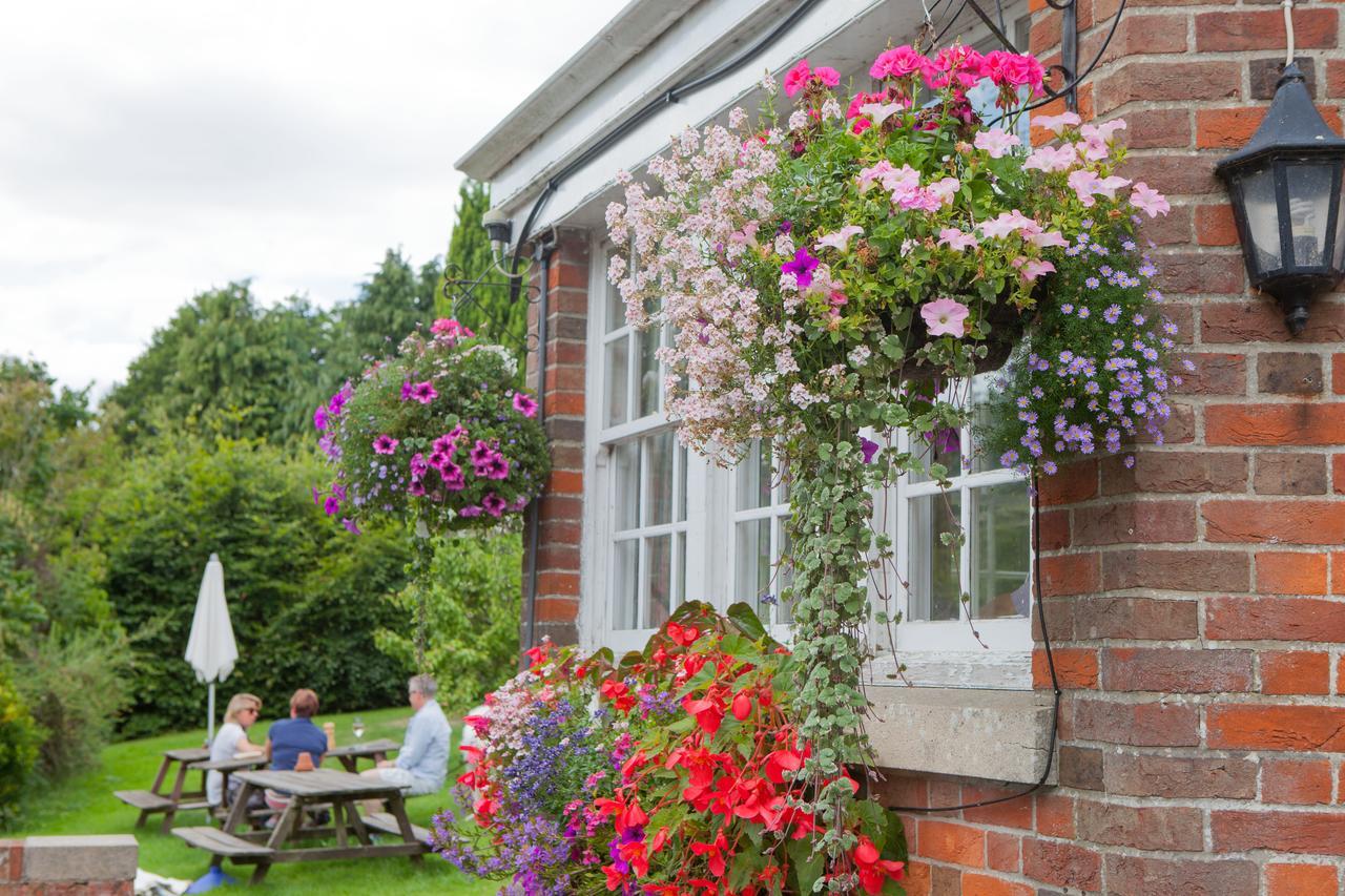 The Seven Stars Inn Pewsey Экстерьер фото